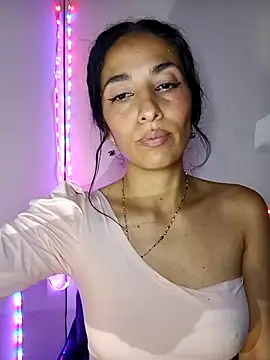 chloewildd  online show from 11/14/25, 03:49