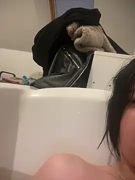 Petite moi online show from 04/04/26, 06:49