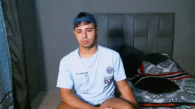 Snapshot of beautiful_james chatting on 01/29/25, 02:09 beautiful james online show from 01/29/25, 02:09