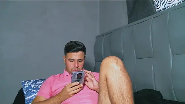 Snapshot of beautiful_james chatting on 02/18/25, 12:59 beautiful james online show from 02/18/25, 12:59