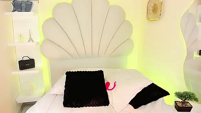 ValentinaMarinn online show from 09/19/25, 09:15