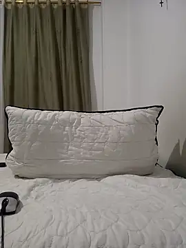 Snapshot of kamilo_18655 chatting on 11/15/25, 04:21 kamilo 18655 online show from 11/15/25, 04:21