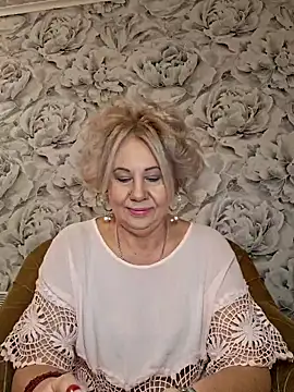 Snapshot of PALETT chatting on 12/07/24, 02:42 PALETT online show from 12/07/24, 02:42