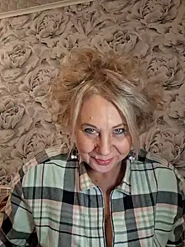 Snapshot of PALETT chatting on 12/15/24, 01:00 PALETT online show from 12/15/24, 01:00