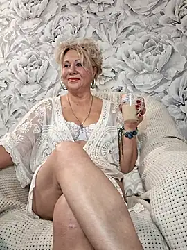 Snapshot of PALETT chatting on 11/07/25, 01:33 PALETT online show from 11/07/25, 01:33