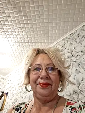 Snapshot of PALETT chatting on 11/08/25, 02:45 PALETT online show from 11/08/25, 02:45