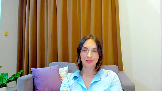 Snapshot of LovelyeeMia chatting on 10/14/25, 11:11 LovelyeeMia online show from 10/14/25, 11:11