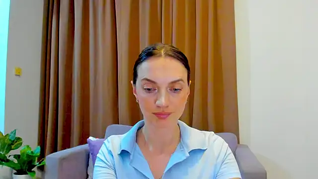 Snapshot of LovelyeeMia chatting on 10/17/25, 12:08 LovelyeeMia online show from 10/17/25, 12:08