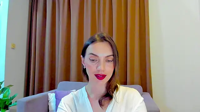 Snapshot of LovelyeeMia chatting on 10/20/25, 10:38 LovelyeeMia online show from 10/20/25, 10:38