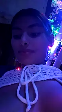 Snapshot of vanyacam_ chatting on 12/13/24, 06:21 vanyacam online show from 12/13/24, 06:21