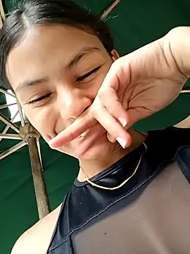 Snapshot of vanyacam_ chatting on 02/10/25, 09:15 vanyacam online show from 02/10/25, 09:15