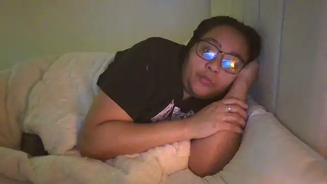 vanilla chocolate23 online show from 12/31/24, 08:48