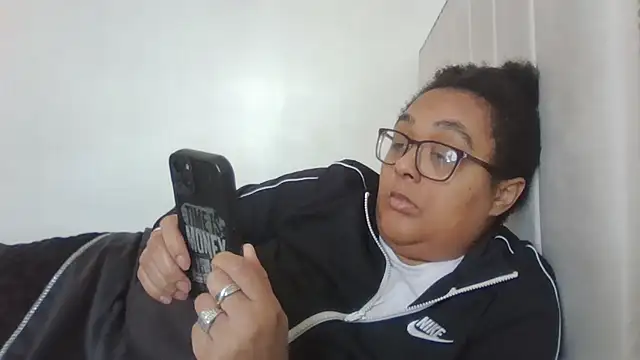 vanilla chocolate23 online show from 02/05/25, 10:41