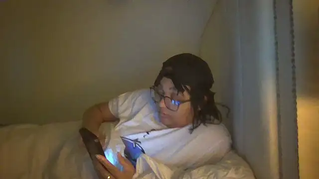 vanilla chocolate23 online show from 02/16/25, 10:21