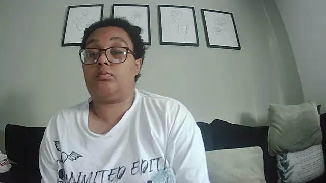 vanilla chocolate23 online show from 09/15/25, 08:03