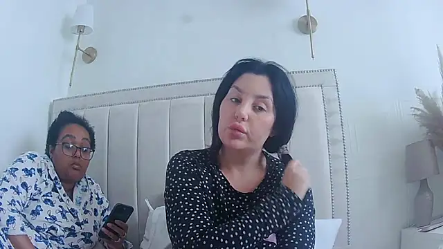 vanilla chocolate23 online show from 10/26/25, 11:05