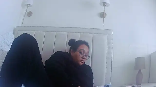 vanilla chocolate23 online show from 02/17/26, 10:23