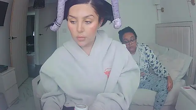 vanilla chocolate23 online show from 03/04/26, 12:33