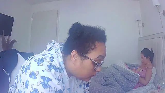 vanilla chocolate23 online show from 04/07/26, 09:32