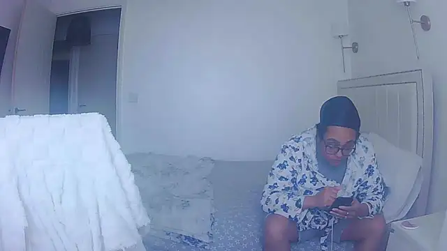 vanilla chocolate23 online show from 04/24/26, 08:06