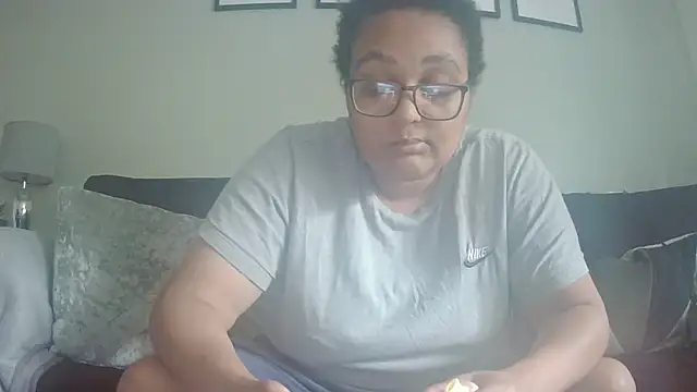 vanilla chocolate23 online show from 06/30/26, 03:13
