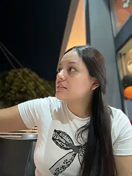 kenndall 21 online show from 11/01/25, 02:02