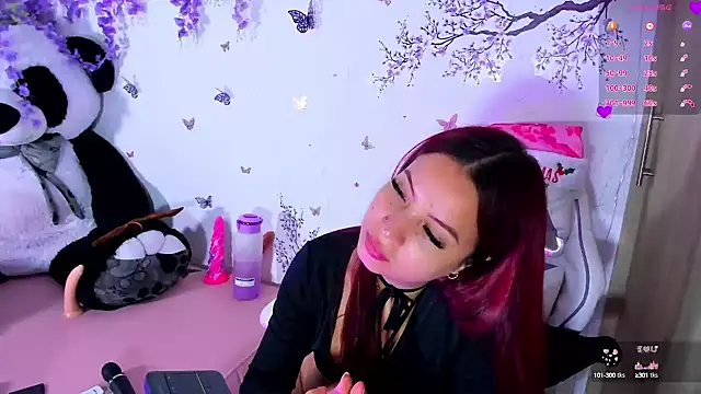 Snapshot of IamSteph13 chatting on 12/15/24, 06:40 IamSteph13 online show from 12/15/24, 06:40