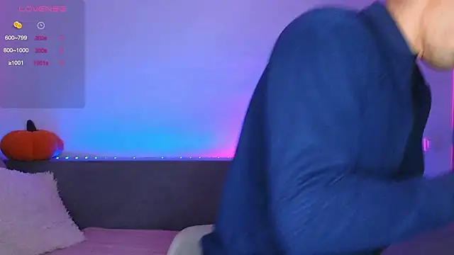 denlover1 online show from 10/09/25, 08:23