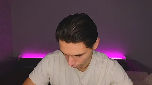 denlover1 online show from 02/13/26, 08:21