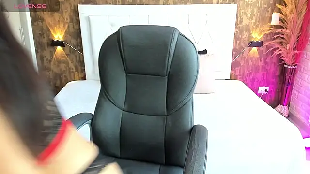 Snapshot of dulce__love69 chatting on 01/12/25, 01:48 dulce love69 online show from 01/12/25, 01:48