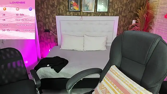 Snapshot of dulce__love69 chatting on 03/21/25, 02:28 dulce love69 online show from 03/21/25, 02:28