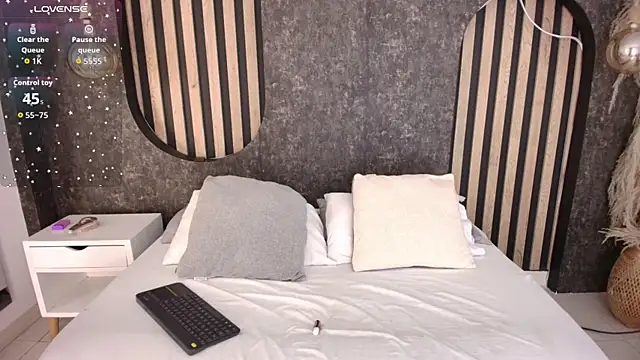 miss10 antonella online show from 10/26/25, 12:22