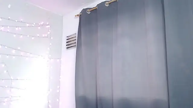 Nicol Love0 online show from 02/11/25, 02:13