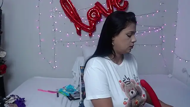 Nicol Love0 online show from 02/22/25, 12:19