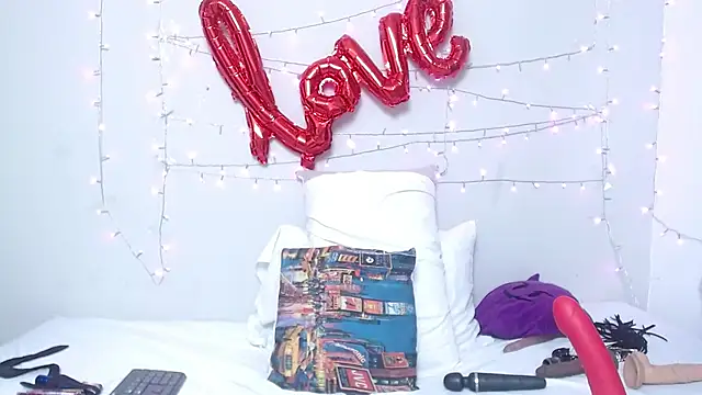 Nicol Love0 online show from 02/27/25, 09:58