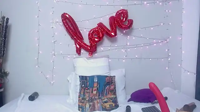 Nicol Love0 online show from 03/03/25, 08:00