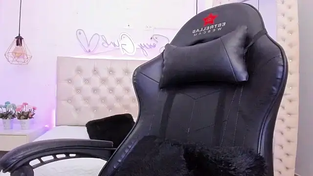 Zoeth Ruiz online show from 02/11/25, 03:51