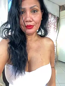 Snapshot of Hot_Rose83 chatting on 01/20/25, 10:37 Hot Rose83 online show from 01/20/25, 10:37