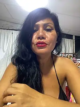 Snapshot of Hot_Rose83 chatting on 01/31/25, 04:47 Hot Rose83 online show from 01/31/25, 04:47