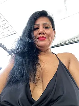 Snapshot of Hot_Rose83 chatting on 01/31/25, 09:48 Hot Rose83 online show from 01/31/25, 09:48