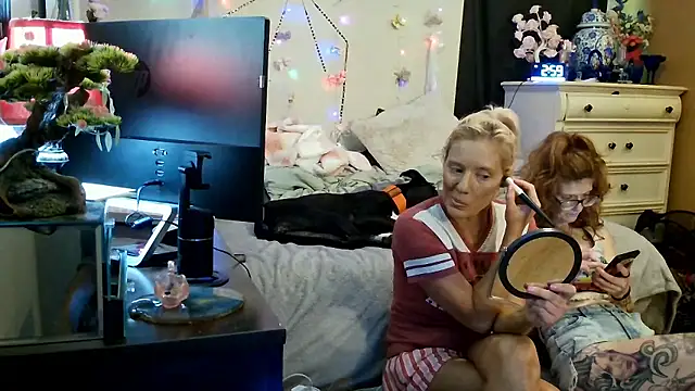 Snapshot of BluEyeGemini333 chatting on 09/29/25, 05:07 BluEyeGemini333 online show from 09/29/25, 05:07