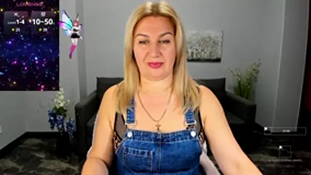 Snapshot of Lili_Crossi chatting on 10/16/25, 05:30 Lili Crossi online show from 10/16/25, 05:30