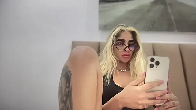 Susandolls online show from 10/21/25, 07:42