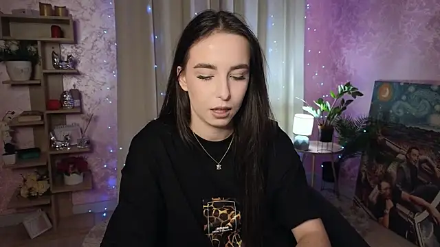 AuroraAksnesss online show from 12/15/24, 04:26