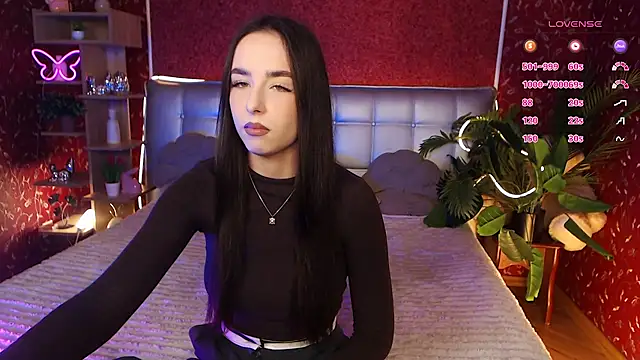 AuroraAksnesss online show from 02/02/25, 02:34