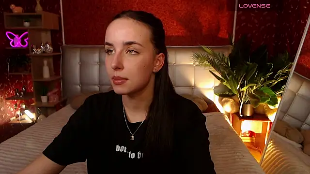 AuroraAksnesss online show from 03/14/25, 05:35