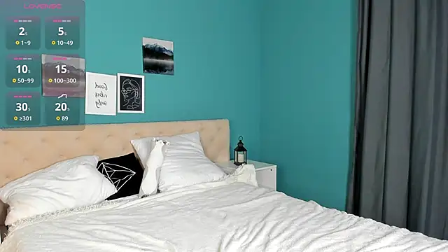 Linablueeyed online show from 10/03/25, 09:17