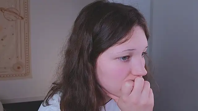 Snapshot of cherry_lea chatting on 01/18/26, 05:06 cherry lea online show from 01/18/26, 05:06