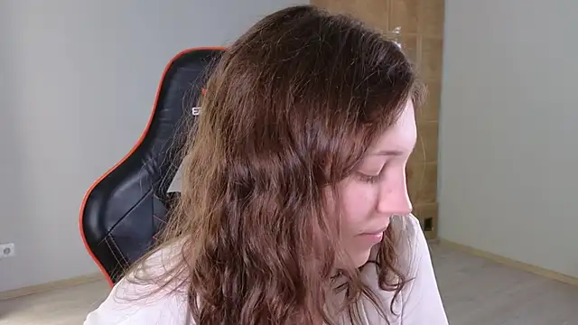 Snapshot of cherry_lea chatting on 03/15/26, 05:41 cherry lea online show from 03/15/26, 05:41