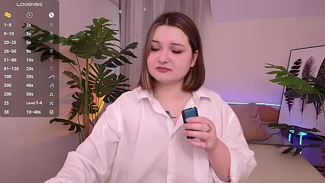 Alice Walters online show from 03/11/25, 03:23